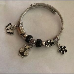 CHARM BEADS BRACELET ~ Black Beads and Silver